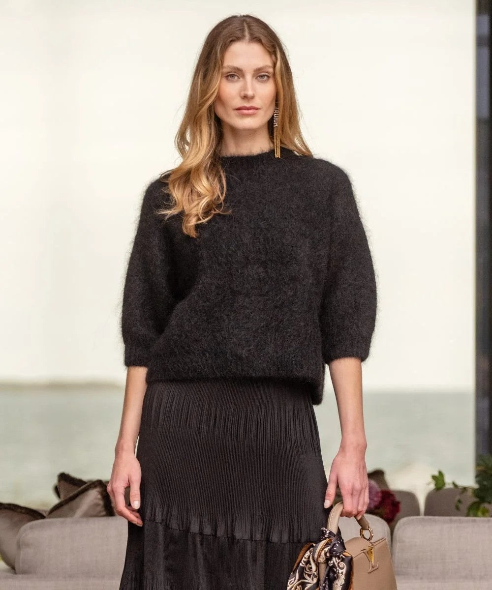 FLUFFY PULLOVER