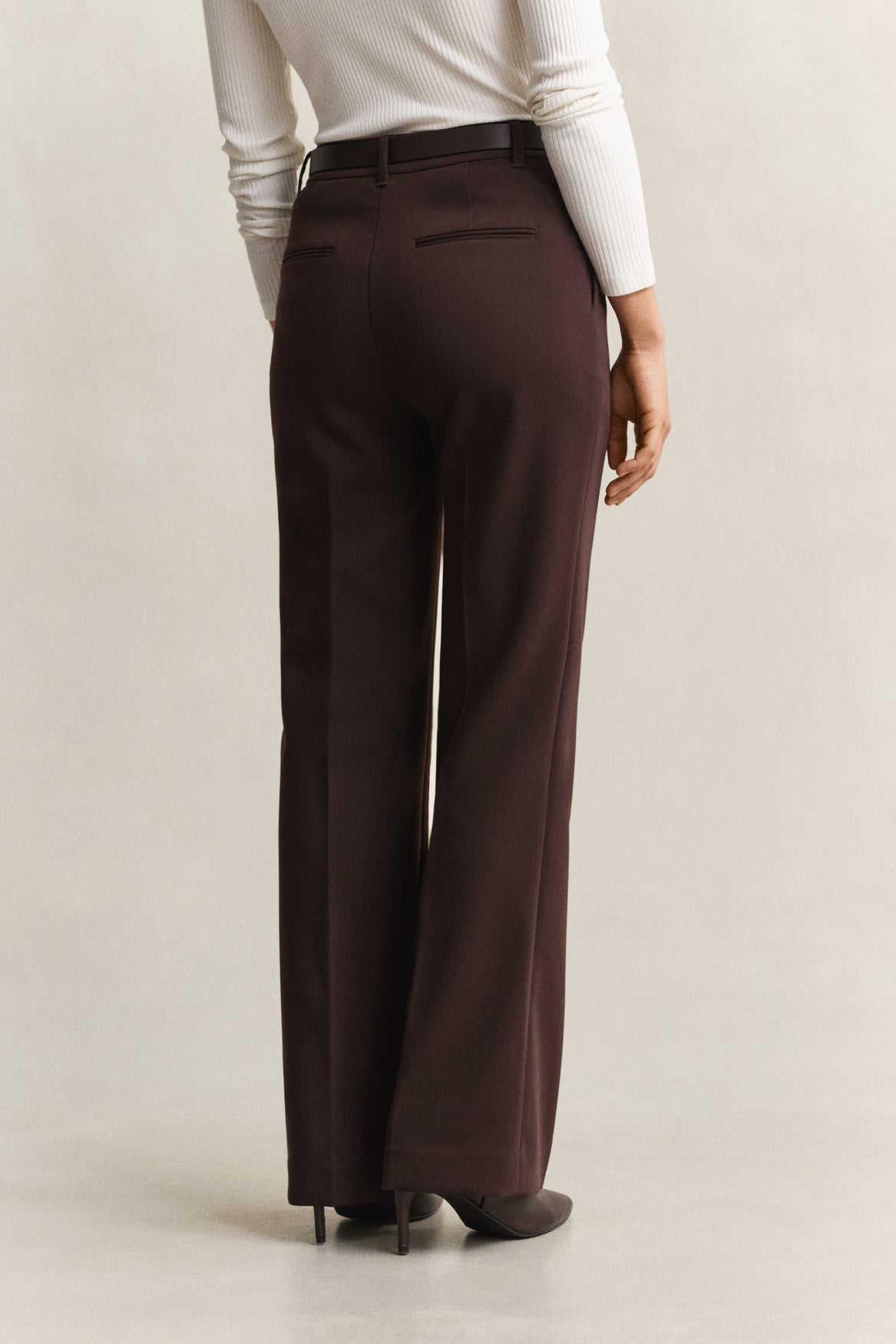Slim flared Slack bukse